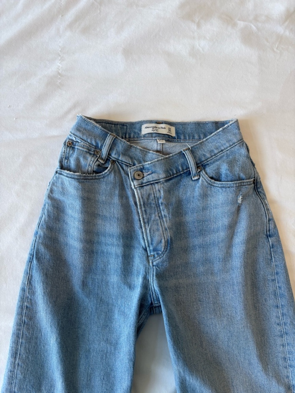 Abercrombie & Fitch Light Wash High-Rise Women's Jeans